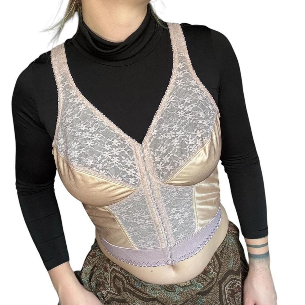 Vintage light pink lace tanktop-bra retro lingerie coquette cottage core vibes